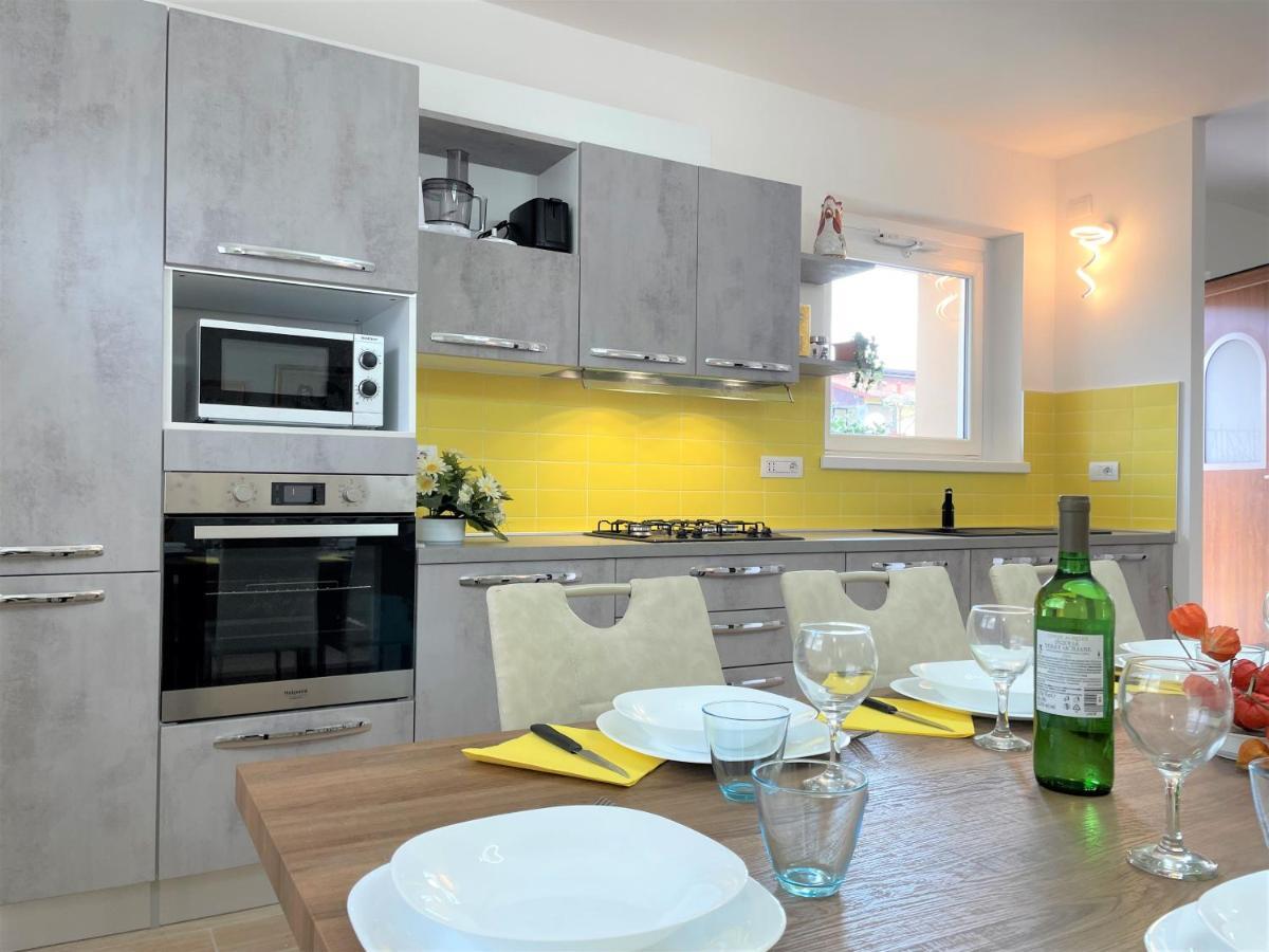Giorni Felici Tutto Nuovo, Giardino, Parcheggio Apartment Verbania Bagian luar foto