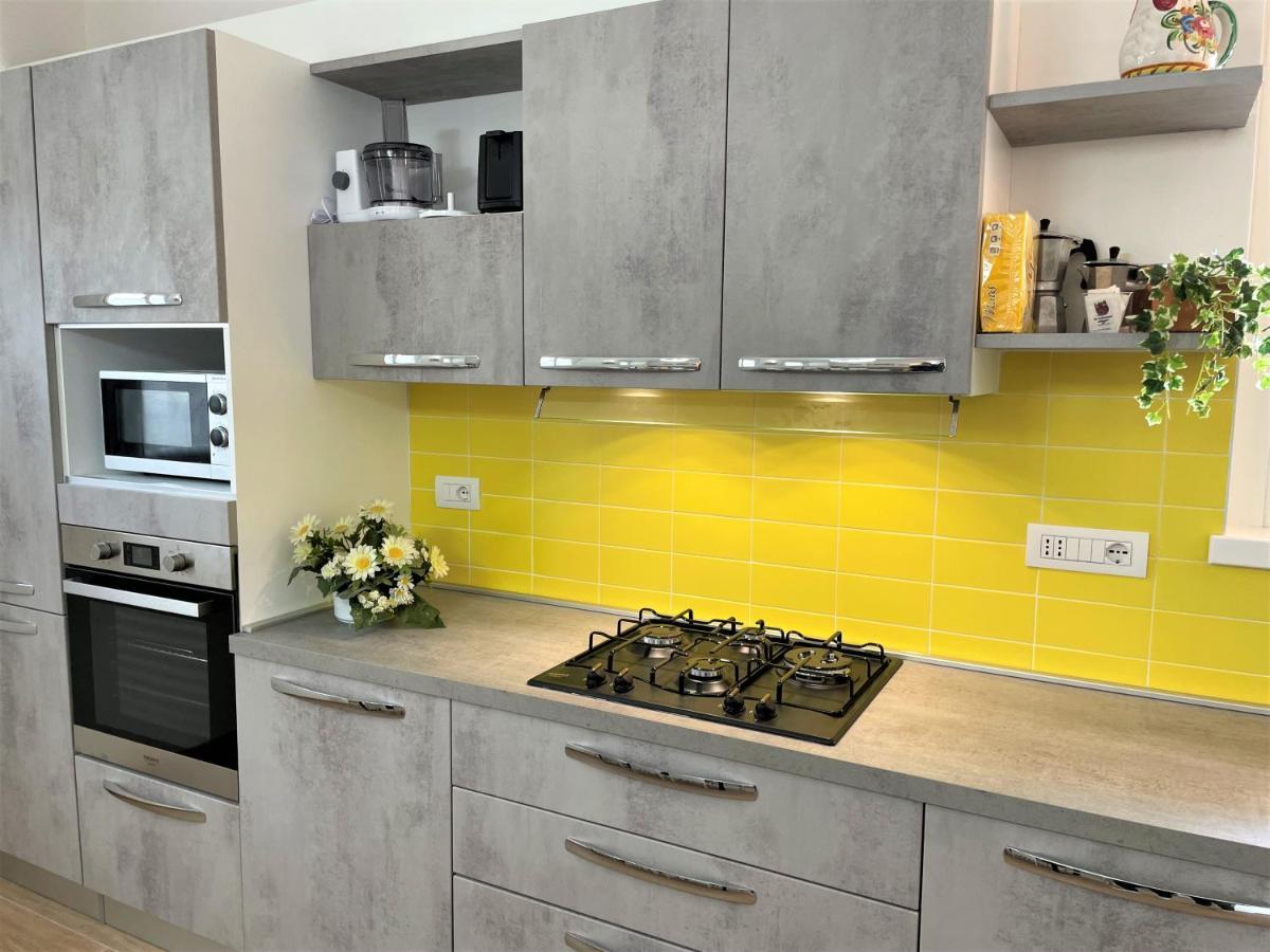 Giorni Felici Tutto Nuovo, Giardino, Parcheggio Apartment Verbania Bagian luar foto