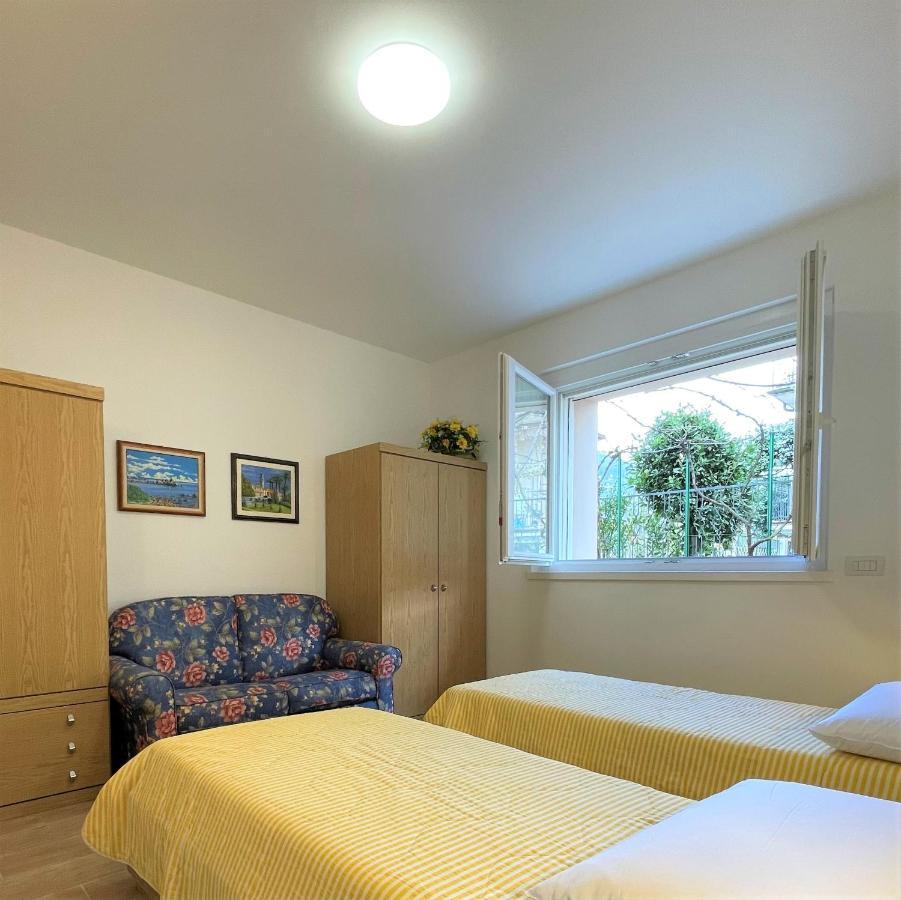 Giorni Felici Tutto Nuovo, Giardino, Parcheggio Apartment Verbania Bagian luar foto
